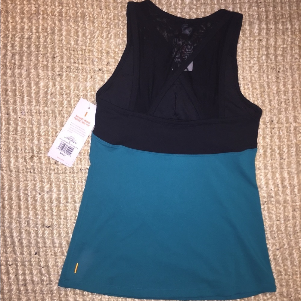 LUCY tank w/ built-in bra - S- NWT